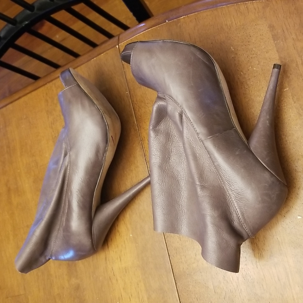 Dolce Vita taupe grayish peep toe heels size 8 - Picture 8 of 13